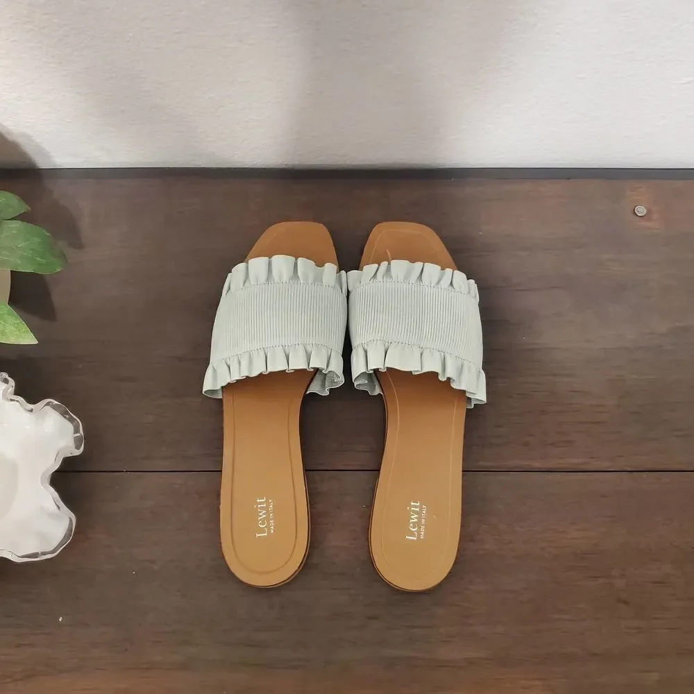 Lewit Cassandra Ruffle Slide Sz 39.5